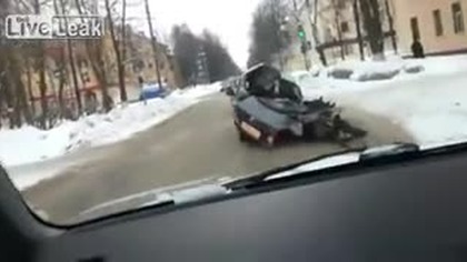 Podr&oacute;ż przez miasto ze zwłokami kolegi