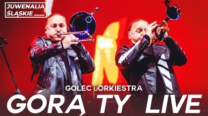 GÓRĄ TY - GOLEC uORKIESTRA  JUWENALIA ŚLASKIE 2025 W KATOWICACH 

Muzyka:  Łukasz Golec /  Rafał Rozmus / Kamil Łanka / Andrzej Gromala / Łukasz Pilch 
Słowa: Michał Zabłocki / Borys Przybylski

24 maja 2025 roku w katowickim Parku Leśnym  miały miejsce  Juwenalia Ślaskie 2025 podczas których nie mogło zabraknąć Golec uOrkiestra ze swoim kultowym przebojem GÓRĄ TY. 
Koncerty na żywo to nasz żywioł, niezależnie od pory dnia czy temperatury powietrza. To właśnie wtedy czujemy najmocniej, po co tworzymy muzykę. Kontakt z publicznością, wspólna zabawa, śpiewy i tańce, a przede wszystkim roześmiane twarze i niesamowita energia  wszystko to utwierdza nas w przekonaniu, że muzyka ma niezwykłą moc wyzwalania pozytywnych emocji. Do takich wydarzeń z pewnością należą koncerty juwenaliowe, które rokrocznie są świętem radości, młodości i dobrej muzyki. W tym roku mieliśmy zaszczyt zagrać dla studentów w Rzeszowie, Białymstoku, Warszawie i Katowicach. To niezwykłe przeżycie zobaczyć, jak kolejne pokolenie młodych Polaków zna nasze piosenki, śpiewa je razem z nami i  co najważniejsze  świetnie się przy tym bawi. To dla nas ogromny zastrzyk energii i inspiracji do tworzenia kolejnych utworów.
Dziękujemy wszystkim Żakom za tę pozytywną moc oraz organizatorom za zaproszenie  do zobaczenia na kolejnych koncertach!

Łukasz Golec - wokal, trabka 
Paweł Golec - wokal, puzon
Edyta Golec - wokal, altówka 
Łukasz Pilch - gitara elektryczna 
Robert Szewczuga - gitara basowa 
Mirosław  Hady - perkusja 
Piotr Kalicki - klawisze, trąbka 
Jarosław Zawada  - skrzypce, chórki
Zbigniew Michałek Baja  - skrzypce, chórki 

Łukasz Pilch -  miks & mastering  
Krzysztof Kasprzycki - technika 
Damian Kubacki - realizacja nagłośnienia
Mateusz Okrzesik  - nagłośnienie scena 
Marcin Smosarski BST TECHNICA - realizacja oświetlenia
Stanisław Golec - ekran 
Krzysztof Dzierżawa - foto 
Wojciech Skowron - transport 
Realizacja i montaż video - Michał Wyderka 
https://crea3studio.pl
Kamery - Michał Wyderka, Bartosz Hamerlak, Michał Zieliński, Mariusz Miodoński, Piotr Chrobak, 
Kram - Jarosław Grześkowiak 

 Posłuchaj w Spotify, Apple Music, Tidal i innych: https://id.ffm.to/golec_uorkiestra-tylko_ty
https://bit.ly/Subskrybuj_GolecOrkiestra - subskrybuj i bądź na bieżąco z naszymi nowościami oraz naszą twórczością!:)

https://bit.ly/GolecOrkiestra_Wszystkie_Teledyski - obejrzyj i posłuchaj naszych teledysków!
https://bit.ly/GolecUOrkiestsra_TheBestOf - obejrzyj nasze super hity!
https://bit.ly/GolecOrkiestra_Hity_Koncertowe - obejrzyj i posłuchaj nasze hity koncertowe.
https://bit.ly/GolecOrkiestra_Karaoke - śpiewaj razem z nami nasze hity! Karaoke dla Ciebie!:)
https://bit.ly/GolecOrkiestra_Symfonicznie - obejrzyj i posłuchaj naszego koncertu symfonicznego.

 Zachęcamy także do udostępniania, zostawienia łapki w górę, oraz pozytywnego komentarza. Dzięki temu pomożesz nam zwiększyć zasięg i zmotywujesz nas do dalszej pracy! 

 Fundacja Braci Golec: https://fundacjabracigolec.pl/ 
 Odwiedź także naszą oficjalną stronę: https://golec.pl/ 
 Twoje ulubione utwory Braci Golec na płycie: https://golec.pl/typ_plyty/plyty-cd/ 

Oficjalna strona internetowa  https://golec.pl
Golec uOrkiestra na FB  https://www.facebook.com/golecuorkiestra/
Golec uOrkiestra na IG  https://www.instagram.com/golecuorkiestra/

@gromeeofficial @2115 
Wydawca: Golec Fabryka 2025 
#Golec #music #pop #popular