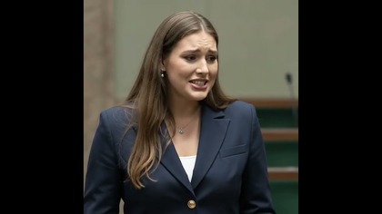 ZROBIŁA TO...  DLA JEGO DOBRA! #dlaciebie #polska #zgrywa #wiral #zabawne #śmieszne #sejm #parlament