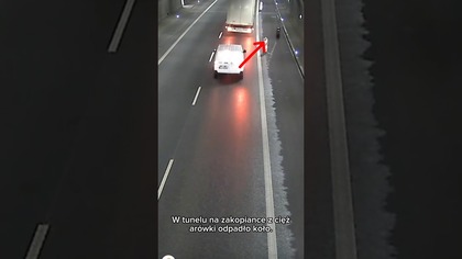  Koło z ciężarówki przeleciało nad autem  #polskiekierowcy #s7 #wypadek #bezpieczeństwo