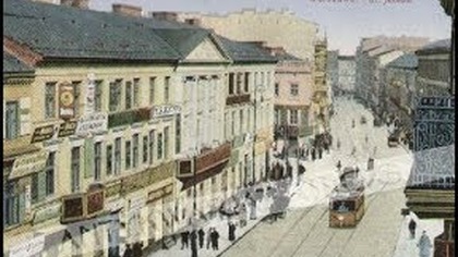 Kolorowa pocztówka z ok. 1910 r. z warszawską ulicą Nalewki