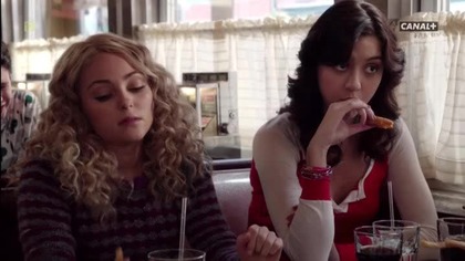 Pamiętniki Carrie - The. Carrie. Diaries. S01E03