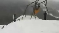 Super snowboard slaid snowpark trik