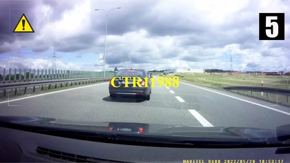 Zajeżdzanie, hamowanie przez kierowcę Mercedesa na A1