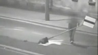 Wandale niszczą znak w Radomiu