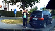 KOLIZJA PO COFANIU NA CZUJA