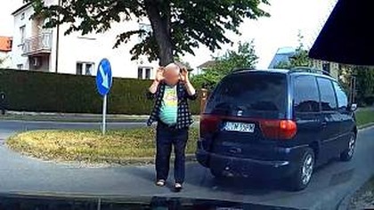 KOLIZJA PO COFANIU NA CZUJA