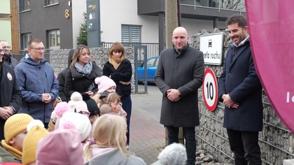 Nowa figurka chomika w Jaworznie - chomik budowniczy przy firmie RISER