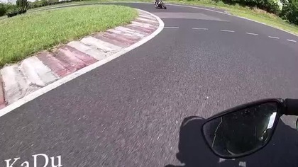 Dobre umiejętności nie pomogą, jeśli masz złe opony #najczestszebledymotocyklistow