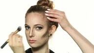 Konturowanie vs. strobing | porównanie trendów #EncyklopediaMakijażu