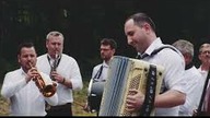 Przygrywki przed domem
