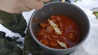 Improwizowana kuchenka i kuchenne rewolucje bez kuchni - pulpety po góralsku