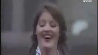 Katrina & The Waves - Walking On Sunshine
