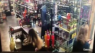 Notoryczny rabuś postrzelony przez ekspedientki 18+