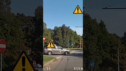 Wymuszenie przez taksówkarza, zbyt mocny wyjazd na pas #rikordwidjo #shorts