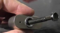 Zamek dyskowy DeFort i śruba meblowa. Screw and Disc Detainer Lock - Easy brutal Method