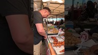 Kurze łapki to doskaonała uliczna przekąska /Oddaszfartucha