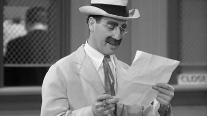 RETRO.  - BRACIA MARX. - Dzień na wyścigach.  (1937) lektor