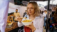 Nie możemy przestać jeść! Festiwal roślinnego jedzenia w Bangkoku