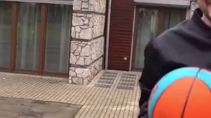 Mini Majk przygotowuje się na konkurs wsadów NBA #shorts