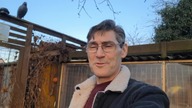Papugi w wolierze zimą * Garden kuRaż * 04.  02.  2025