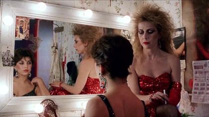 Pośr&oacute;d ciemności (1983) Entre Tinieblas - Dark Habits [1080p] [BluRay]