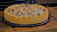 Wiejski tort ! To niezwykłe ciasto z ziemniaków, sosu pieczarkowego i kurczaka / Oddaszfartucha