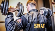 Co robi STRAŻAK na SIŁOWNI? [SUCHARY WIDZÓW]