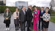  Grzegorz Braun: Karolina Pikuła nap**nięta przez działacza PO na wiecu Tuska!