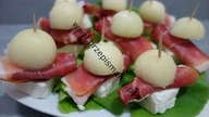 Prosty przepis na zakąskę | Jak zrobić koreczki z melona