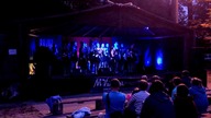 Formoza: Autobus Czerwony | Festiwal Artystycznych Poszukiwań Przystań w Górznie