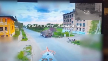 Rosyjski dron sterowany światłowodem niszczy ukraiński transporter wraz z desantem