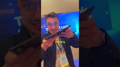 Ten SMARTFON składa się DWA RAZY 