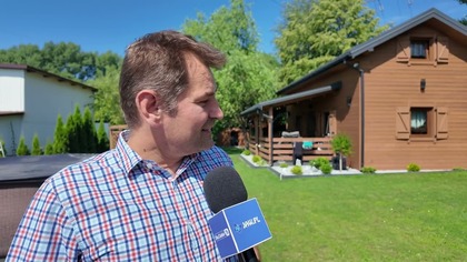 Letnie życie na działkach.  Pięknie ogrody z basenami w SOD Stara Huta