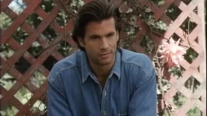 Zjadacz.  węży.  3: Ramię.  sprawiedliwości.  - Snake.  eater.  3: His.  law.  (1992)