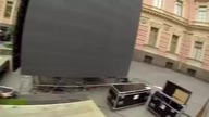 Telebim z ekranów LED roztrzaskuje się w drobny mak