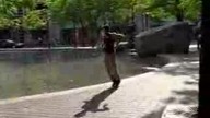 Świetny breakdance - koles wymiata