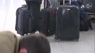 Były trzy okienka i kilkaset osób do sprawdzenia”.  Samolot z Gdańska odleciał bez części pasażerów