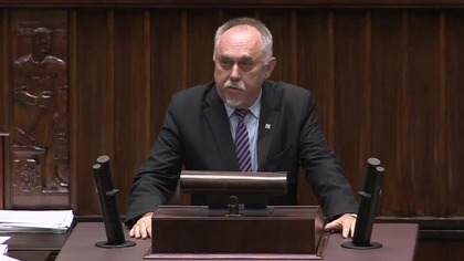 Demokracji w Polsce nie ma.  Wystąpienie śp.  Posła Janusza Sanockiego z 2019 roku wciąż aktualne w  mp4 686x432