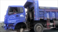 Kompilacja rozwalonych samochodów, które dalej jadą po drodze