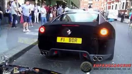 Aksamitne Ferrari