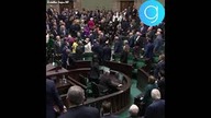 PRZERAŹLIWE sceny w sejmie! Posłanka ZEMDLAŁA na oczach wszystkich