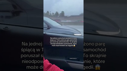 SPALI JADĄC TESLĄ NA AUTOSTRADZIE! 