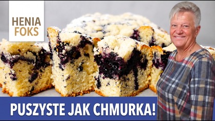 Puszyste ciasto jogurtowe z jagodami i kruszonką!