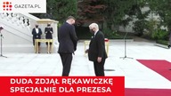 Duda zdjął rękawiczkę specjalnie dla Kaczyńskiego.  Zaprzysiężenie nowych ministrów.