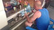 Busiarz perkusista akrobata