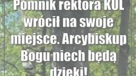 Pomnik rektora KUL wrócił na swoje miejsce.  Arcybiskup: Bogu niech będą dzięki!