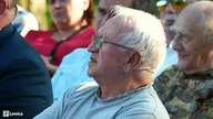Biskup wkładający łapy pod kołdrę i wara od kobiet