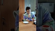Znów styropian na śniadanie...  #shorts #sniadanie #dieta #styropian #kanapka #czekolada #oszustwo
