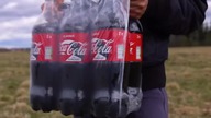 Experiment: Giant Balloons with Cola-cola VS Mentos
